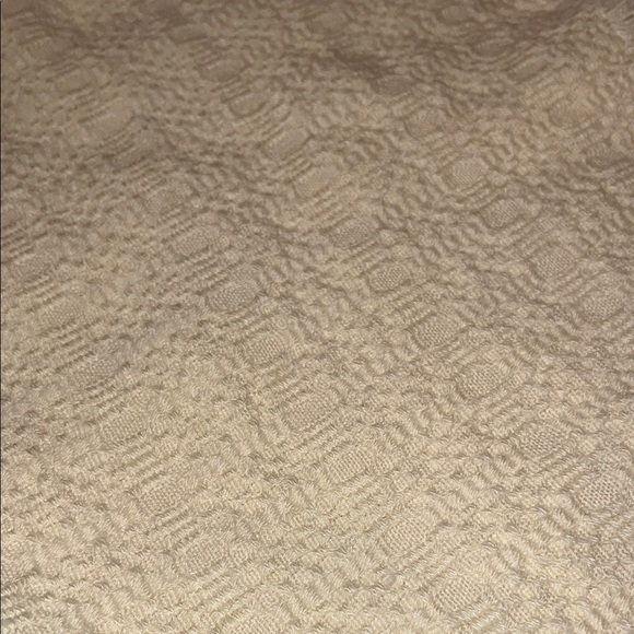 Cream Textured Throw - Picture 3 of 4